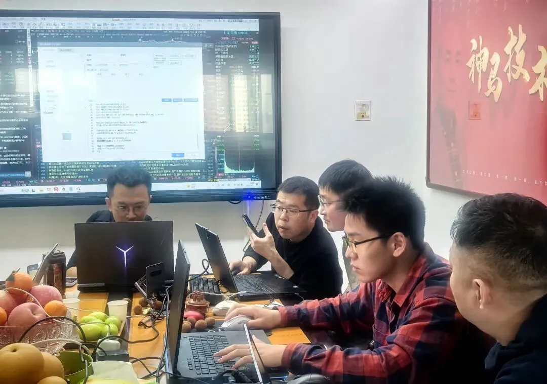 【市场心法】与【实战淬炼】:在轮动中寻找“非线性”的确定性