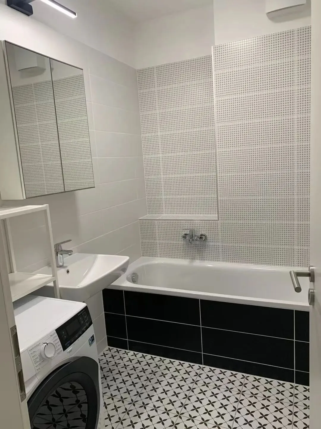 【守望房产】出租:13区 lehel 市场附近 westsidegarden 一室一厅新公寓 budapest, Lőportár köz 5 1134