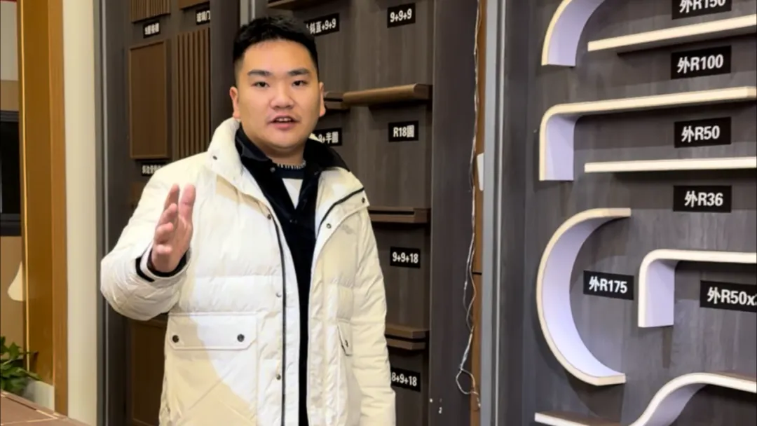 学校里学的拍摄、剪辑和营销,后来都成了他创业的底气