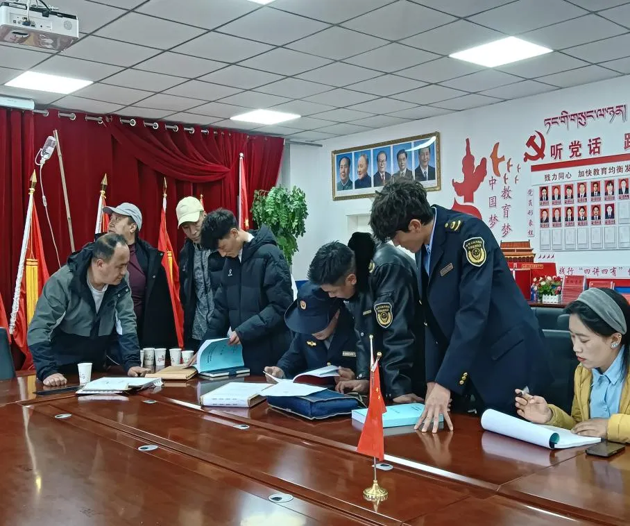 囊谦县市场监督管理局开展校服专项监督检查