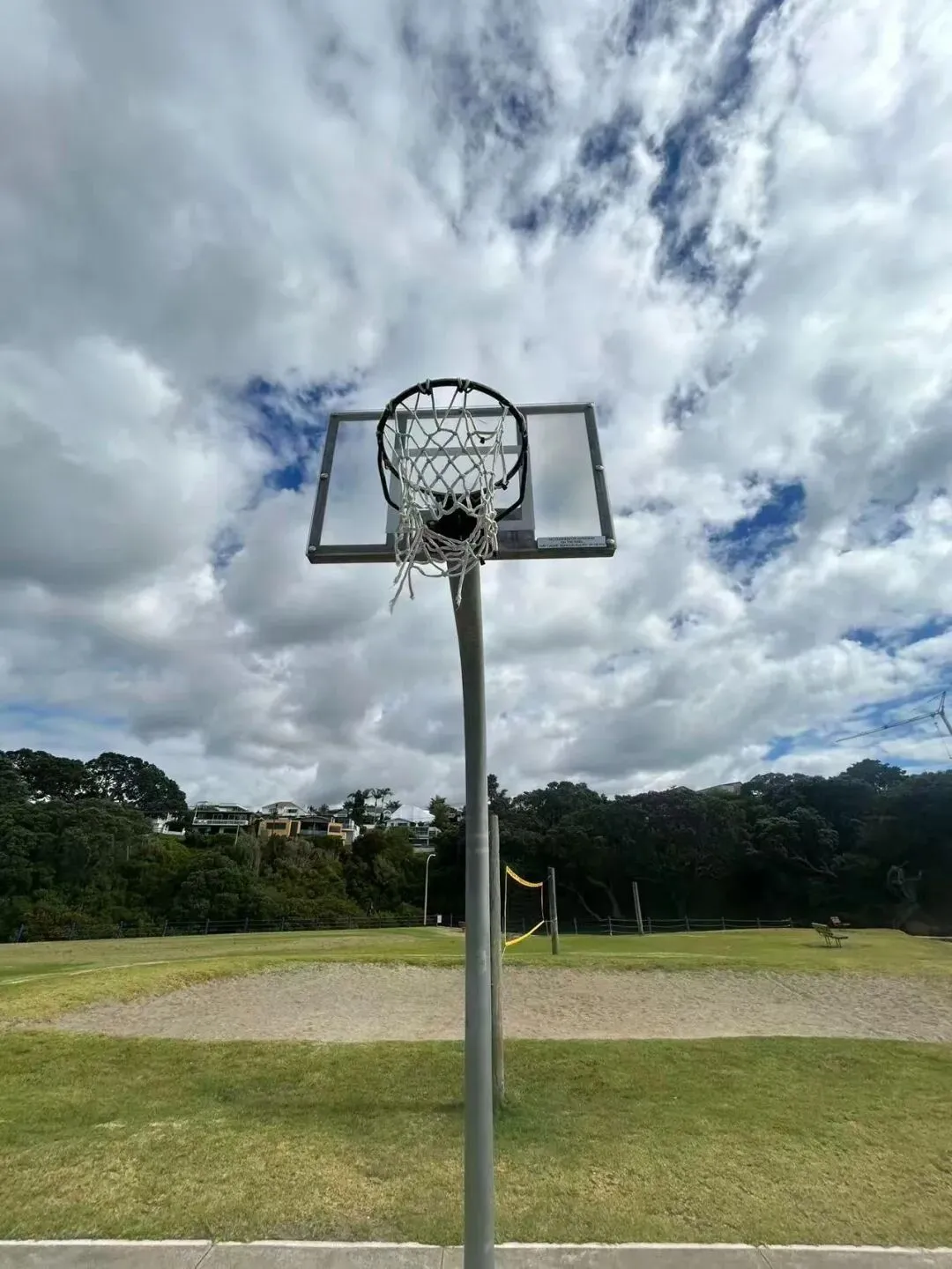 做销售的最大悲哀-为什么有人年入百万?你却毁在低价搬箱子的“简单思维”里