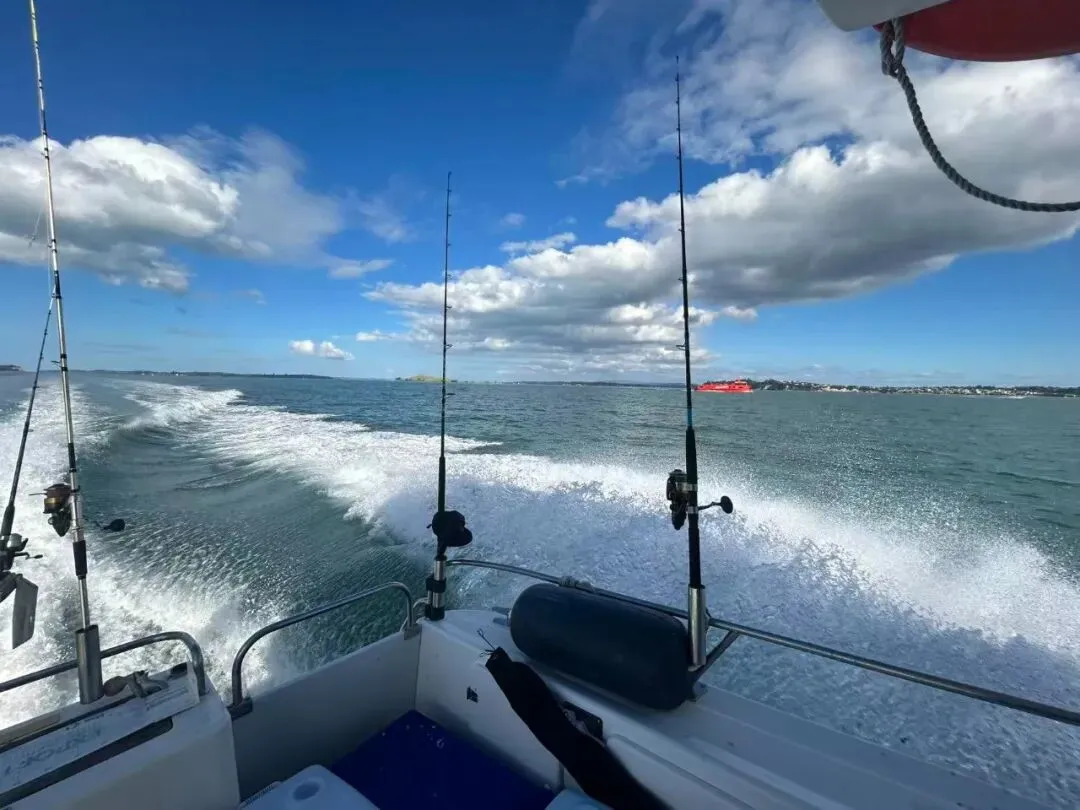 做销售的最大悲哀-为什么有人年入百万?你却毁在低价搬箱子的“简单思维”里