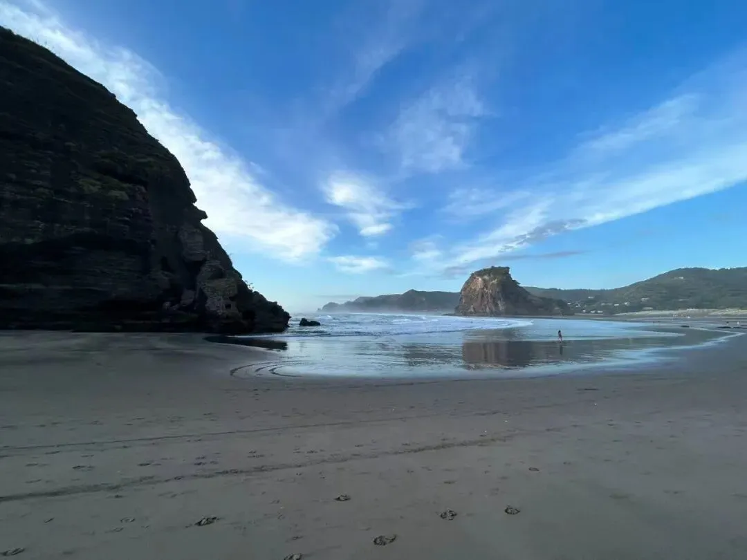 做销售的最大悲哀-为什么有人年入百万?你却毁在低价搬箱子的“简单思维”里