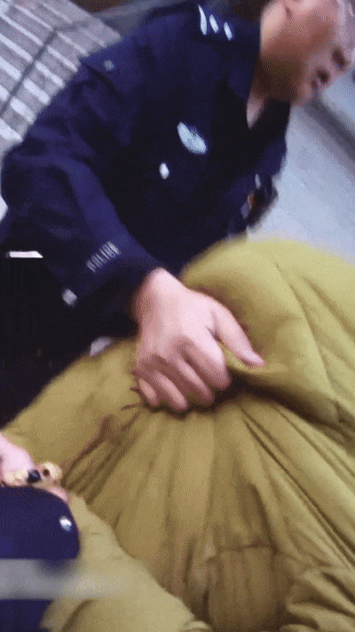 偷旧鞋进军“二手市场”?这“商业头脑”不要也罢……