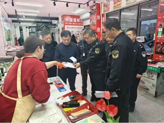 深州市市场监管局开展治理制售假劣肉制品专项夜查行动