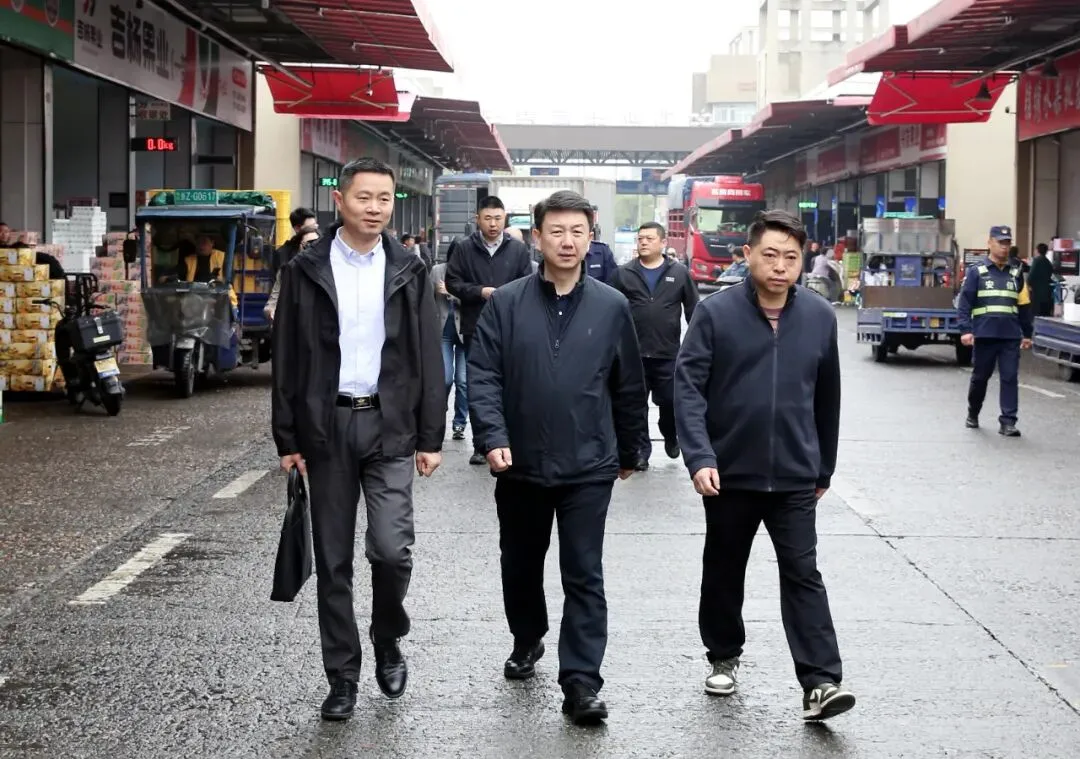 对外交流/昆明市市场监督管理局滇中新区直管区分局局长朱华一行到参观考察