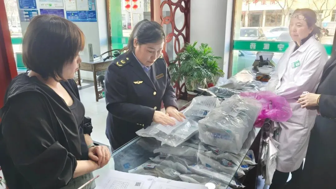 克东县市场监督管理局开展医疗器械抽样工作 筑牢医用安全防线