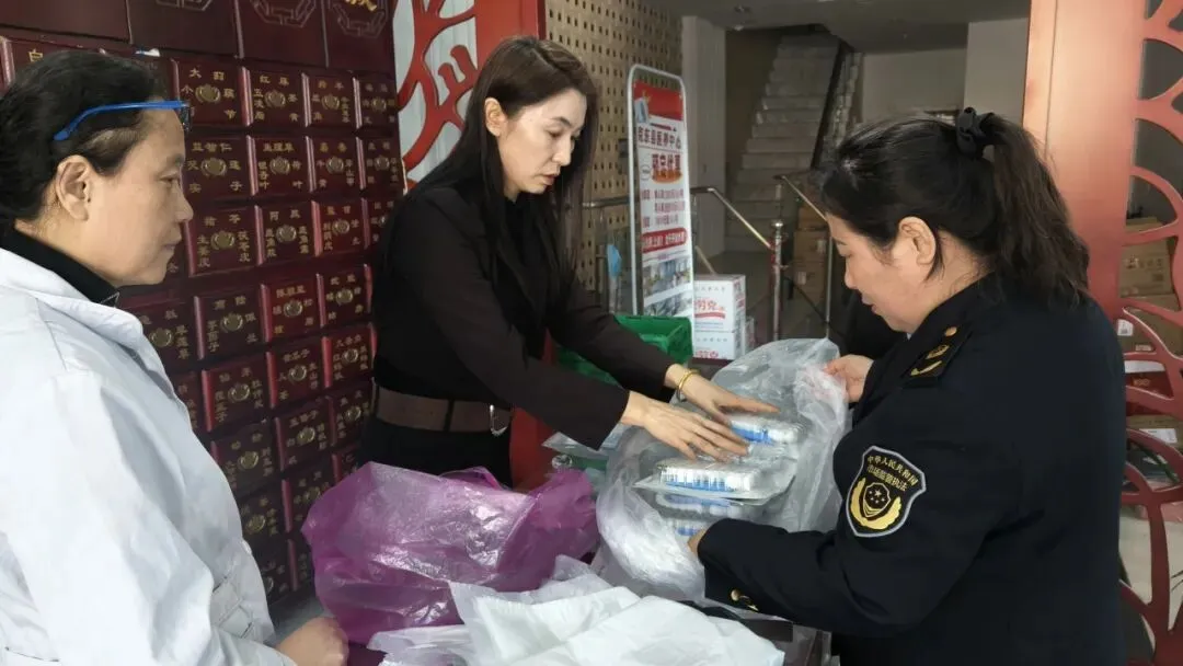 克东县市场监督管理局开展医疗器械抽样工作 筑牢医用安全防线