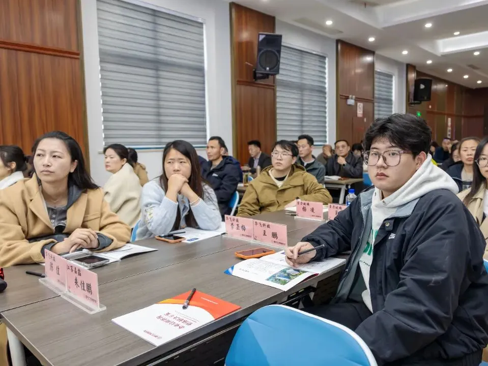 黄桥镇商会成功举办新媒体营销实战培训