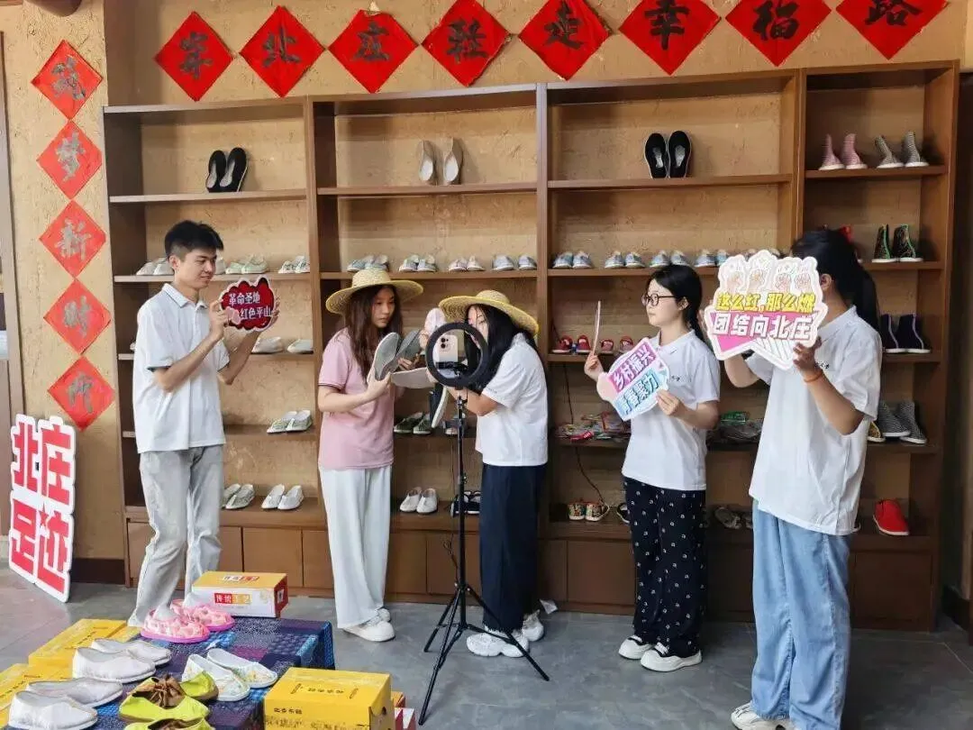 古制归雅,新韵入常|新中式布鞋市场趋势与非遗合作全案