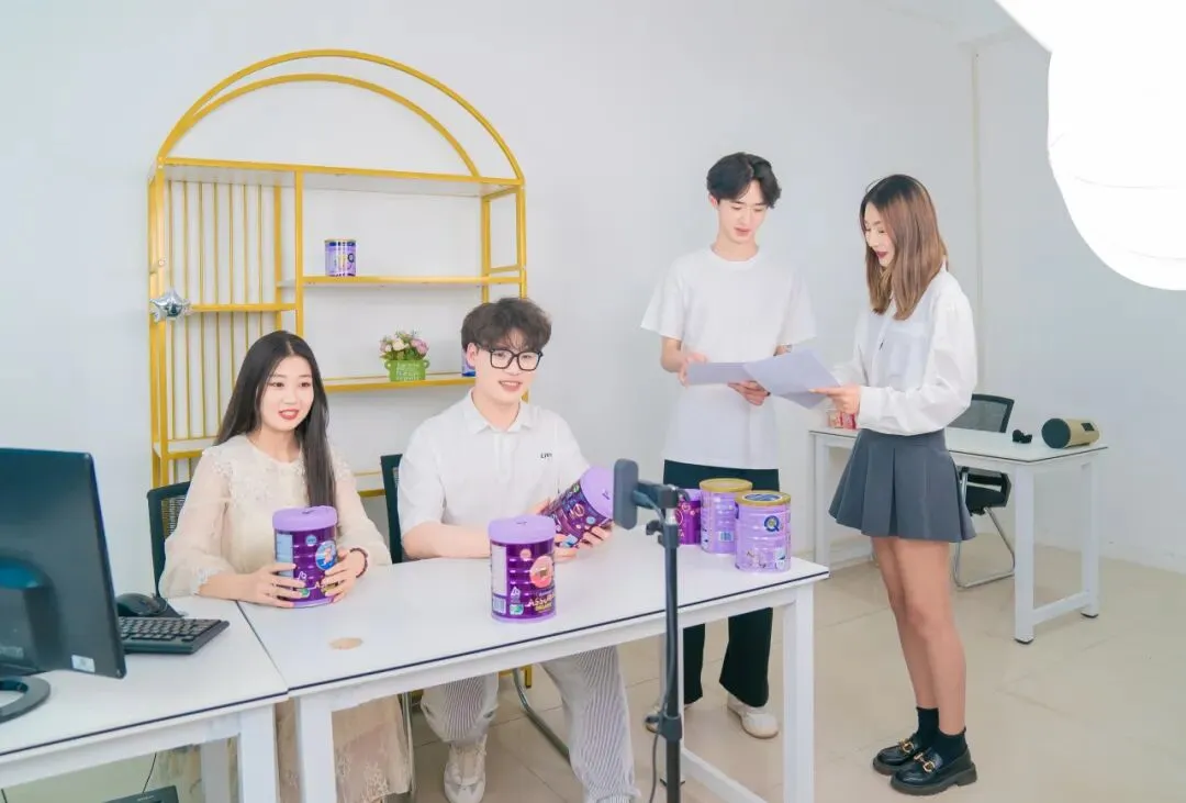 专业指南 | 网络营销与直播电商:沉浸直播练硬核本领,企业导师助高薪直达