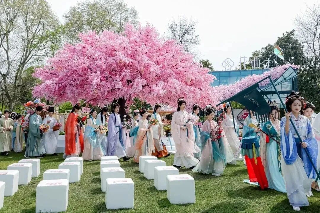 春日营销玩出彩?来和品牌们学两招!