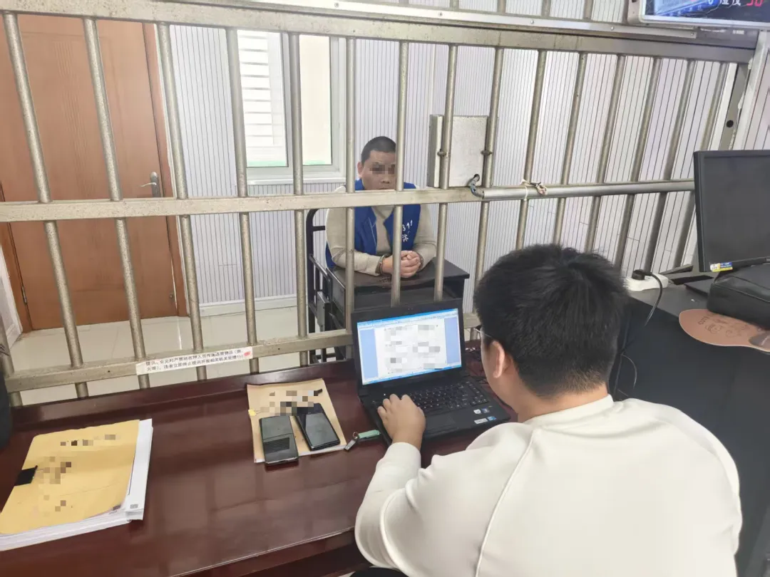 【图书市场“2026断链行动”】沭阳县公安局依法对1名涉嫌销售盗版图书犯罪嫌疑人采取刑事强制措施