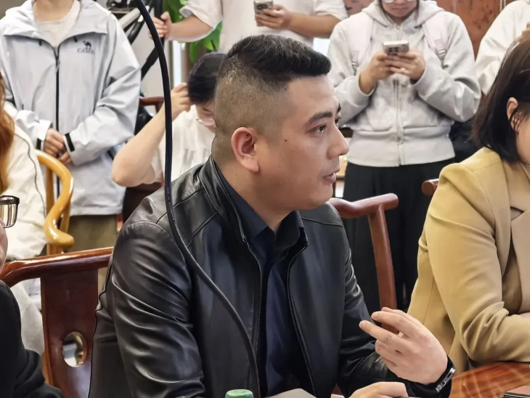 校企共育AI营销新人才:福建师范大学经济学院到访MayAI总部,深度体验全链路赋能