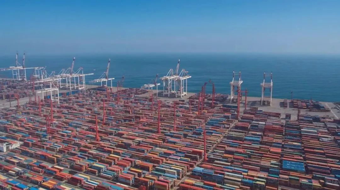 2026下半年全球玻璃包装趋势:欧美市场对“轻量化”与“低碳瓶”需求激增,中国供应商如何应对?