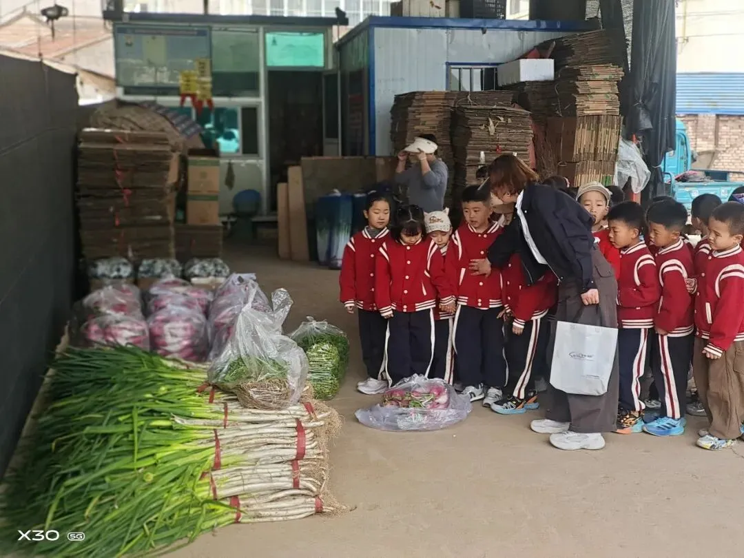 【社会实践】探秘烟火市场,乐享实践成长——庄浪县第二幼儿园开展探秘社会实践活动