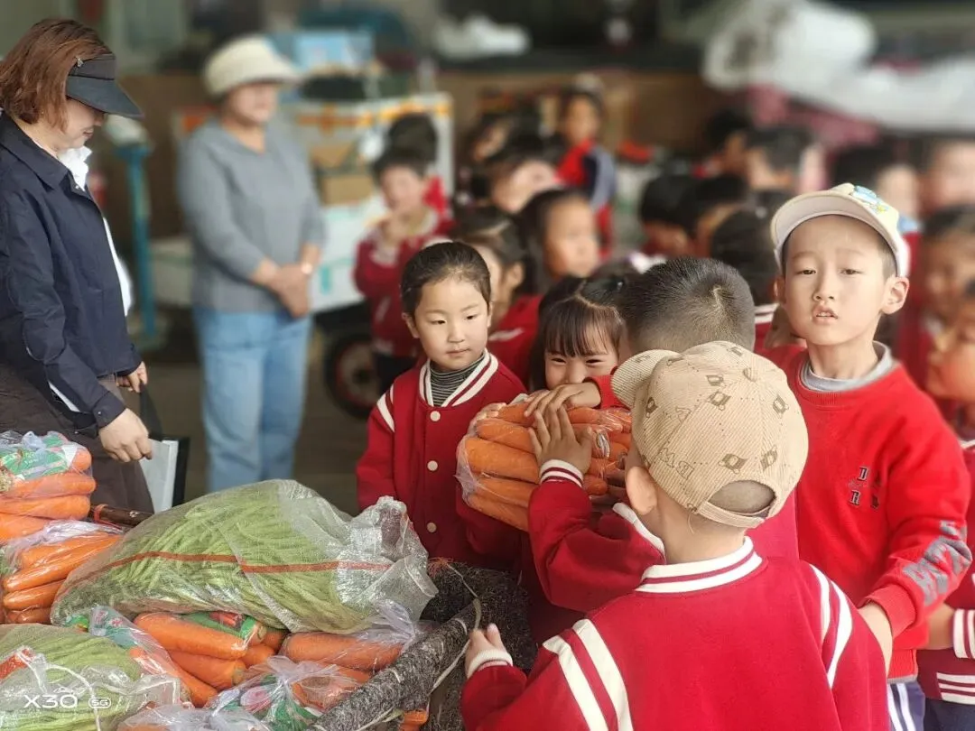 【社会实践】探秘烟火市场,乐享实践成长——庄浪县第二幼儿园开展探秘社会实践活动