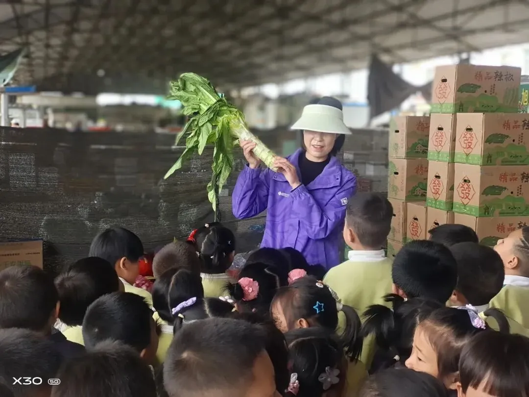 【社会实践】探秘烟火市场,乐享实践成长——庄浪县第二幼儿园开展探秘社会实践活动