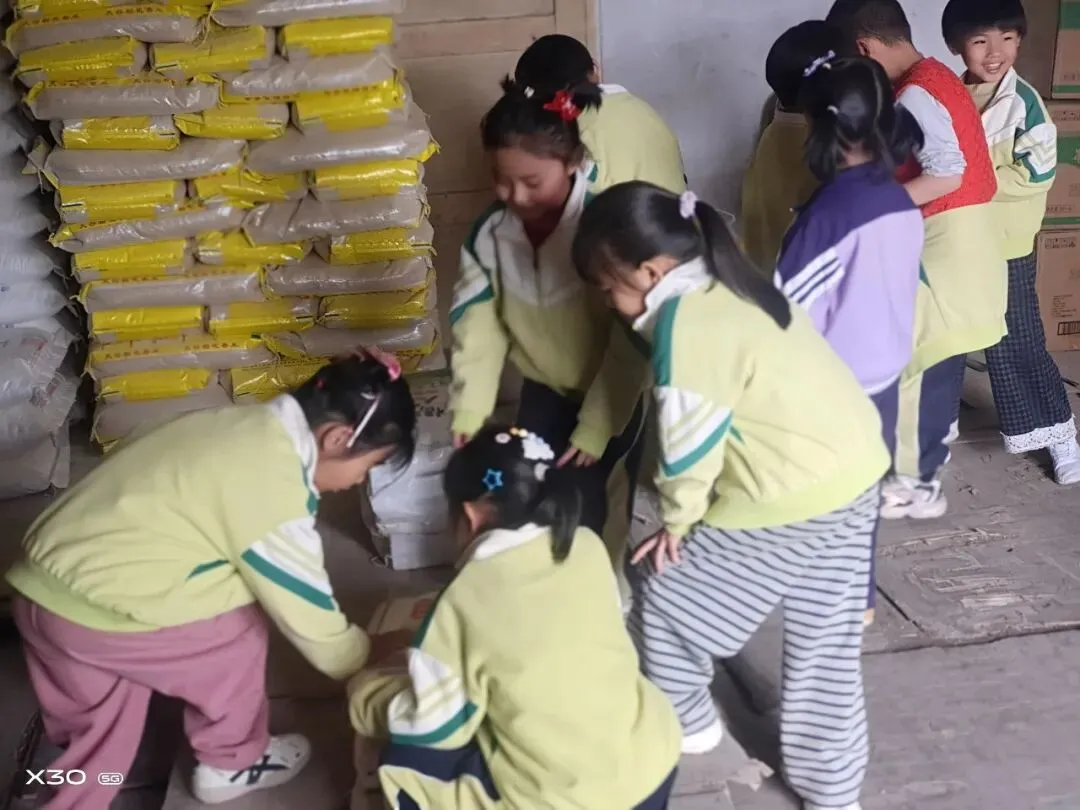 【社会实践】探秘烟火市场,乐享实践成长——庄浪县第二幼儿园开展探秘社会实践活动