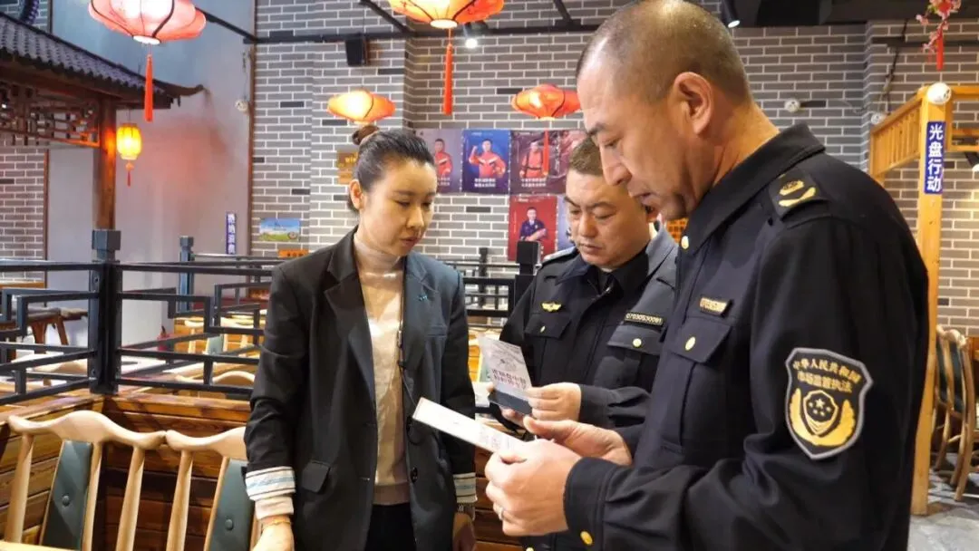 市场监督管理局开展反餐饮浪费宣传活动