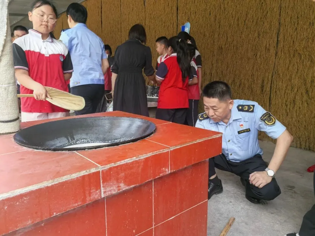 保护地标品牌 助力乡村振兴|金淘镇市场监督管理所举办2026年知识产权宣传周活动