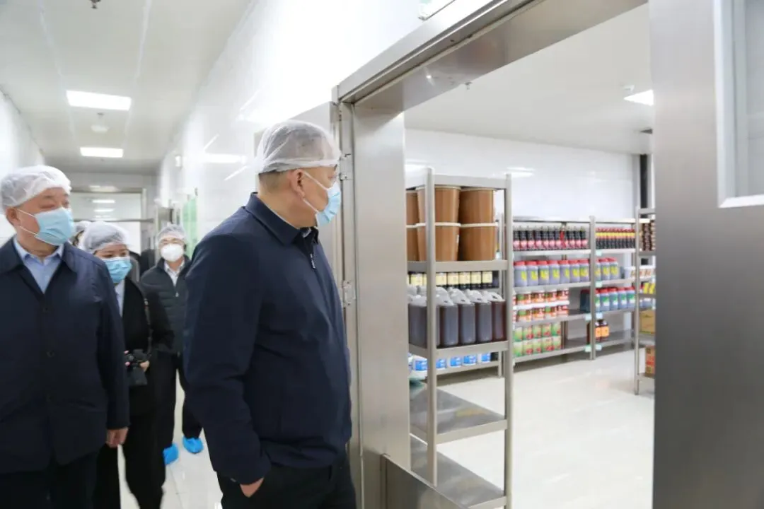 历城二中 · 山东省市场监督管理局到我校查看食品安全主体责任落实情况