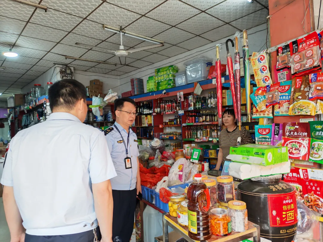 罗山街道市场监管所开展农贸市场检查  巩固文明城市创建成果
