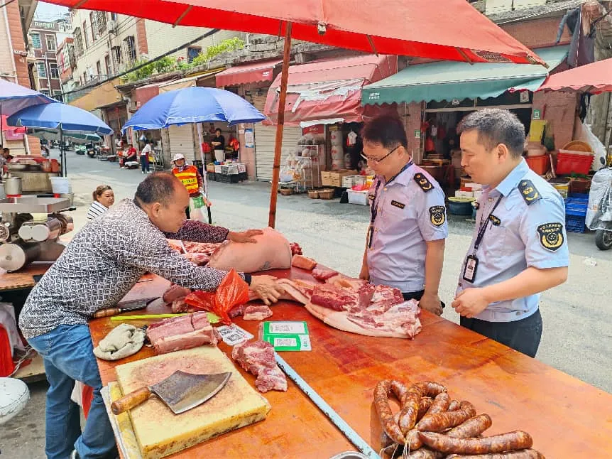 罗山街道市场监管所开展农贸市场检查  巩固文明城市创建成果