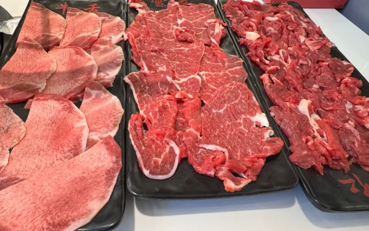 “人造假牛肉”可能存在在市场上!教你一招分辨,买牛肉只要认准这4点就能少踩坑