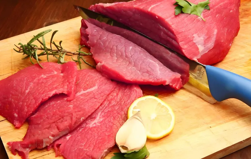 “人造假牛肉”可能存在在市场上!教你一招分辨,买牛肉只要认准这4点就能少踩坑