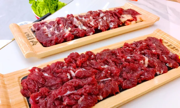 “人造假牛肉”可能存在在市场上!教你一招分辨,买牛肉只要认准这4点就能少踩坑