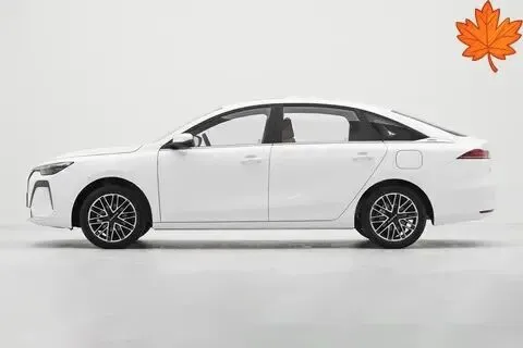 6.59 万起卷爆家用市场!全新荣威 i6 预售,大空间 + 8155 芯片太香