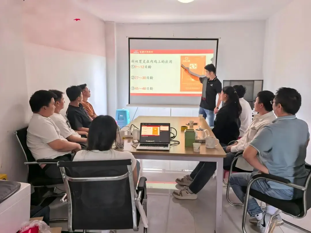 正源大地集团华西南销售分公司健康养殖实践“加油站”(昆明站)连开两场!