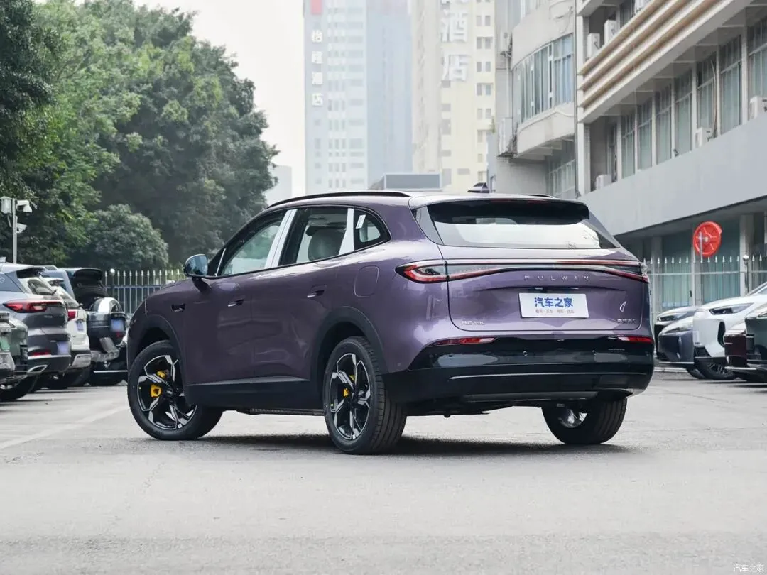 12.99万起!中型SUV杀入12万级市场?256色氛围灯、全景天幕,续航2000km!