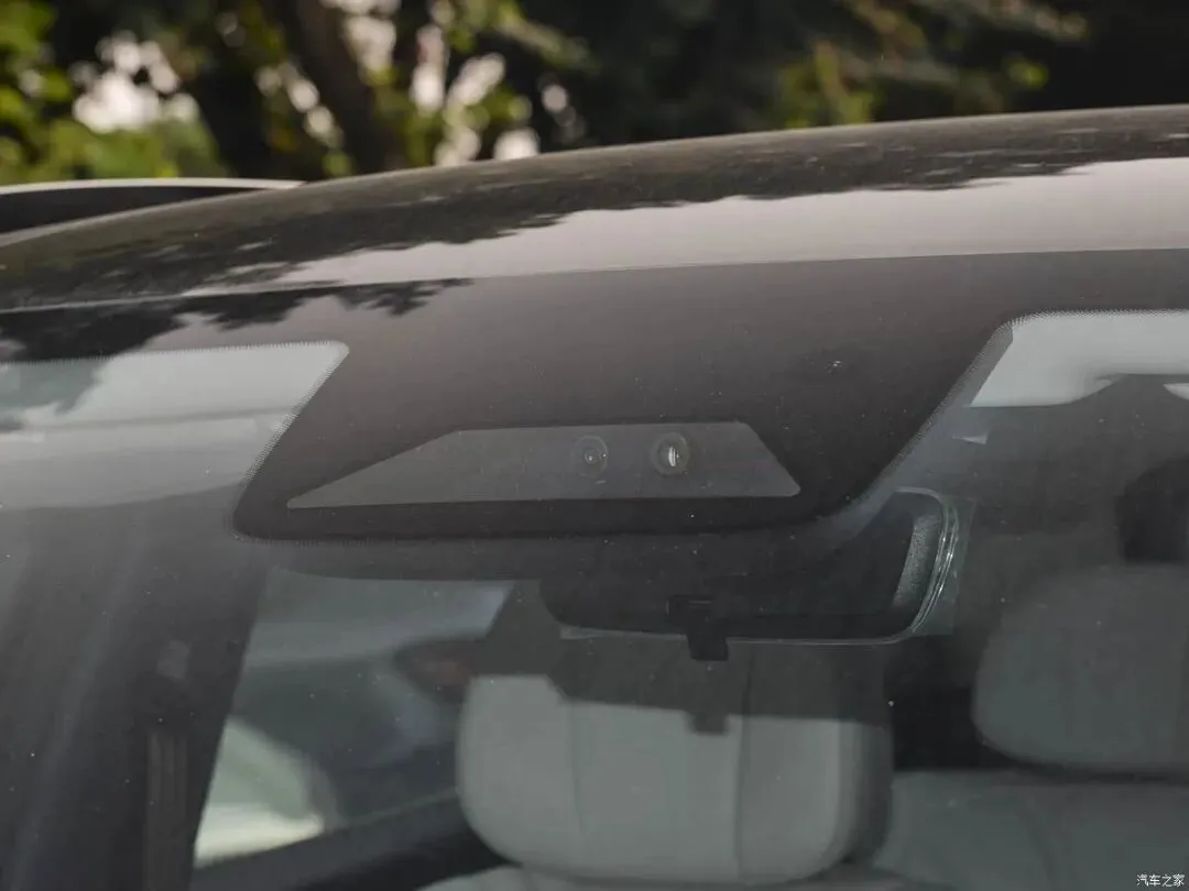 12.99万起!中型SUV杀入12万级市场?256色氛围灯、全景天幕,续航2000km!