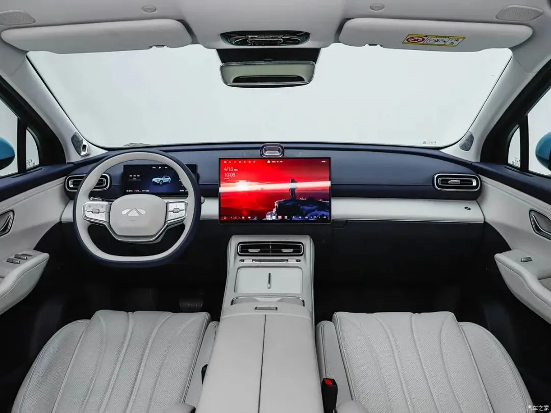 12.99万起!中型SUV杀入12万级市场?256色氛围灯、全景天幕,续航2000km!