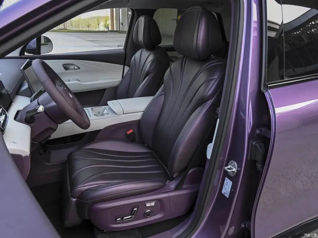 12.99万起!中型SUV杀入12万级市场?256色氛围灯、全景天幕,续航2000km!