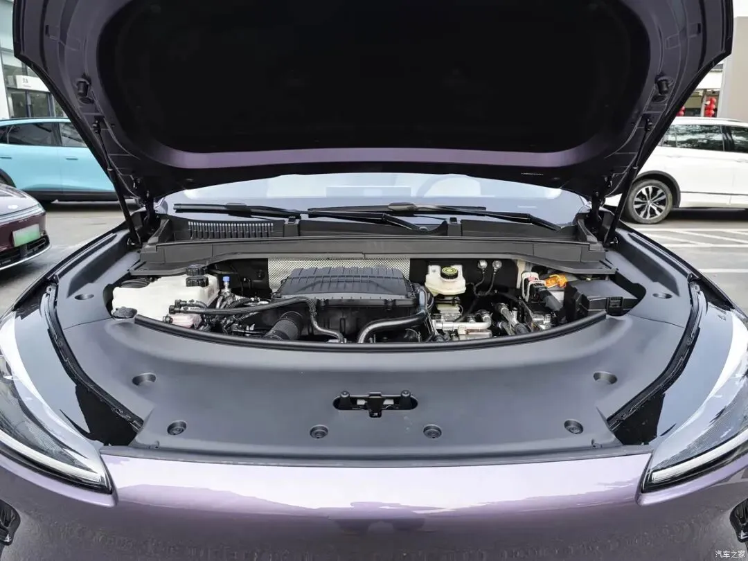 12.99万起!中型SUV杀入12万级市场?256色氛围灯、全景天幕,续航2000km!