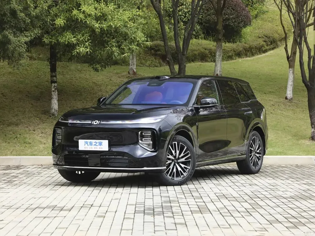 12.99万起!中型SUV杀入12万级市场?256色氛围灯、全景天幕,续航2000km!