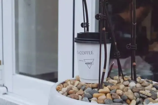 一碗“生椰拿铁馄饨”里的财富密码:疯癫营销背后,大消费正在悄悄抄底