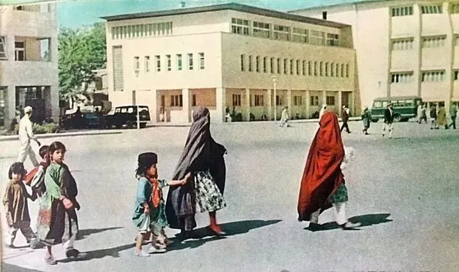 老照片 1961年阿富汗喀布尔 热闹市场