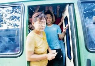 沈阳小公汽彻底退出运营市场(2009.10.17)