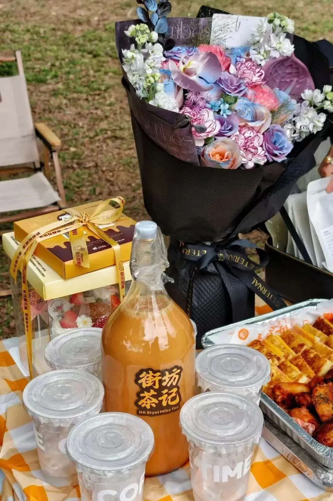 不靠营销走红!东莞初代咖啡车车主,在万江开了港式茶记