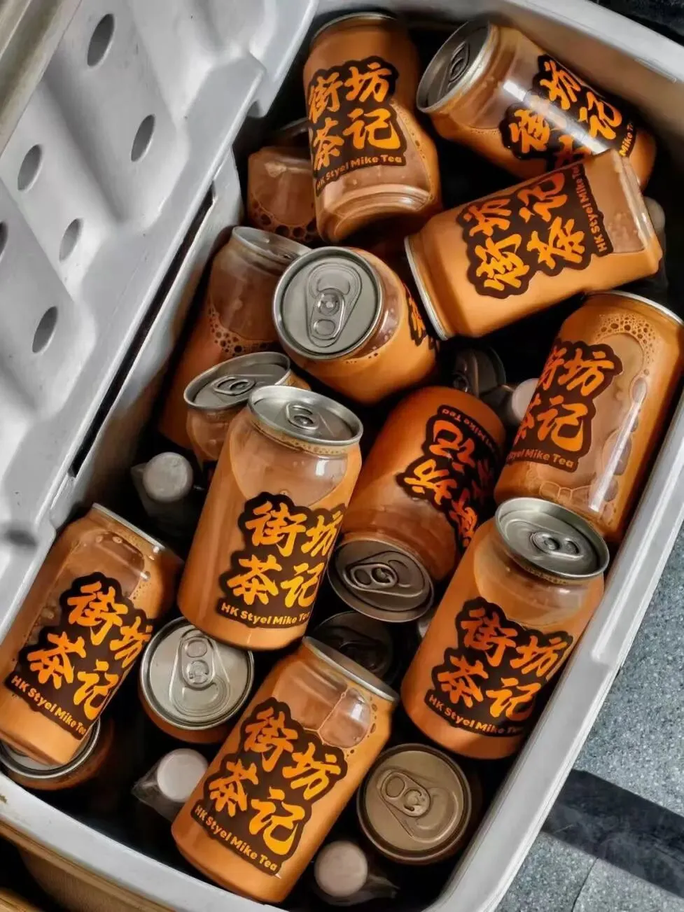 不靠营销走红!东莞初代咖啡车车主,在万江开了港式茶记