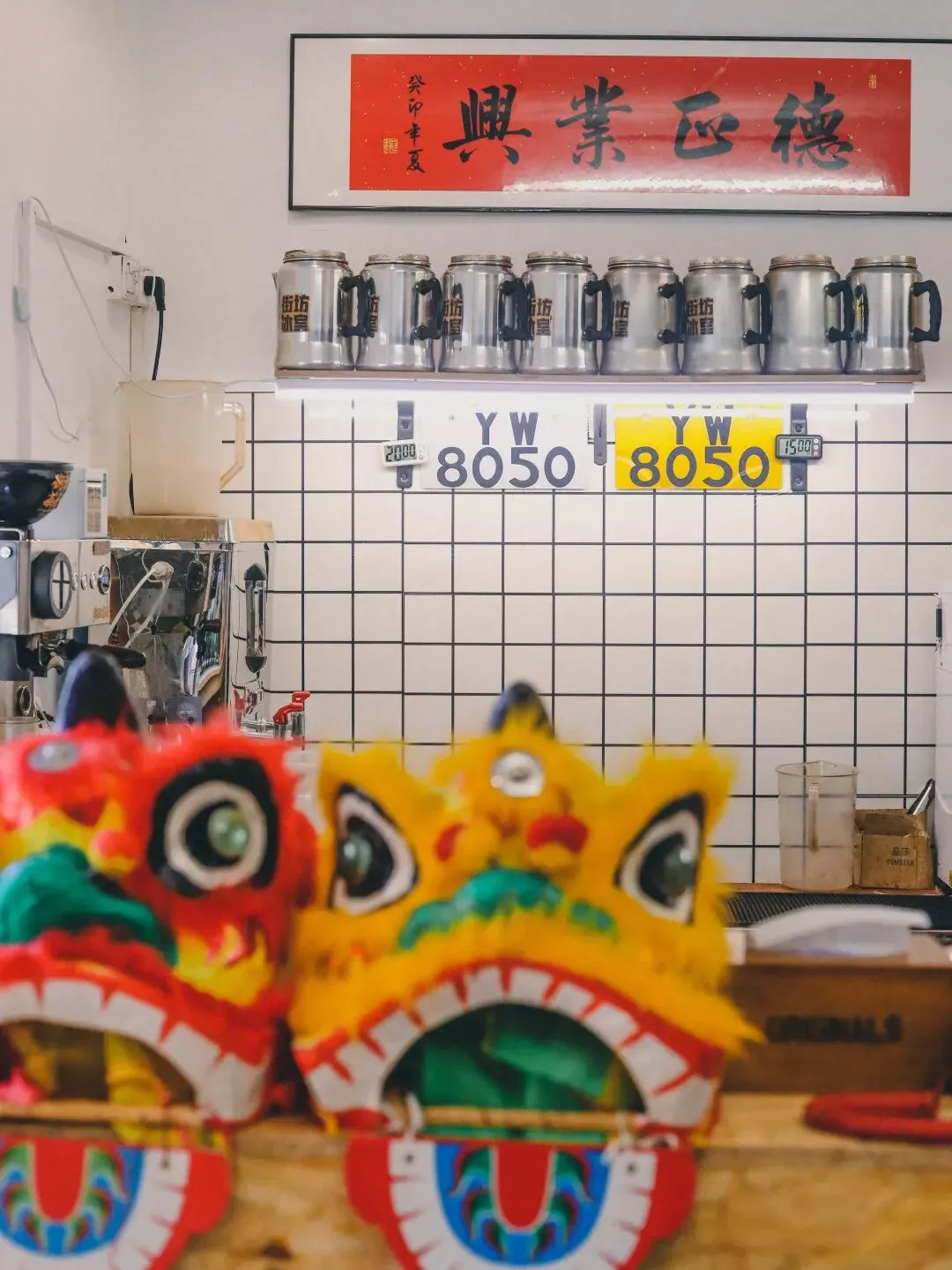 不靠营销走红!东莞初代咖啡车车主,在万江开了港式茶记