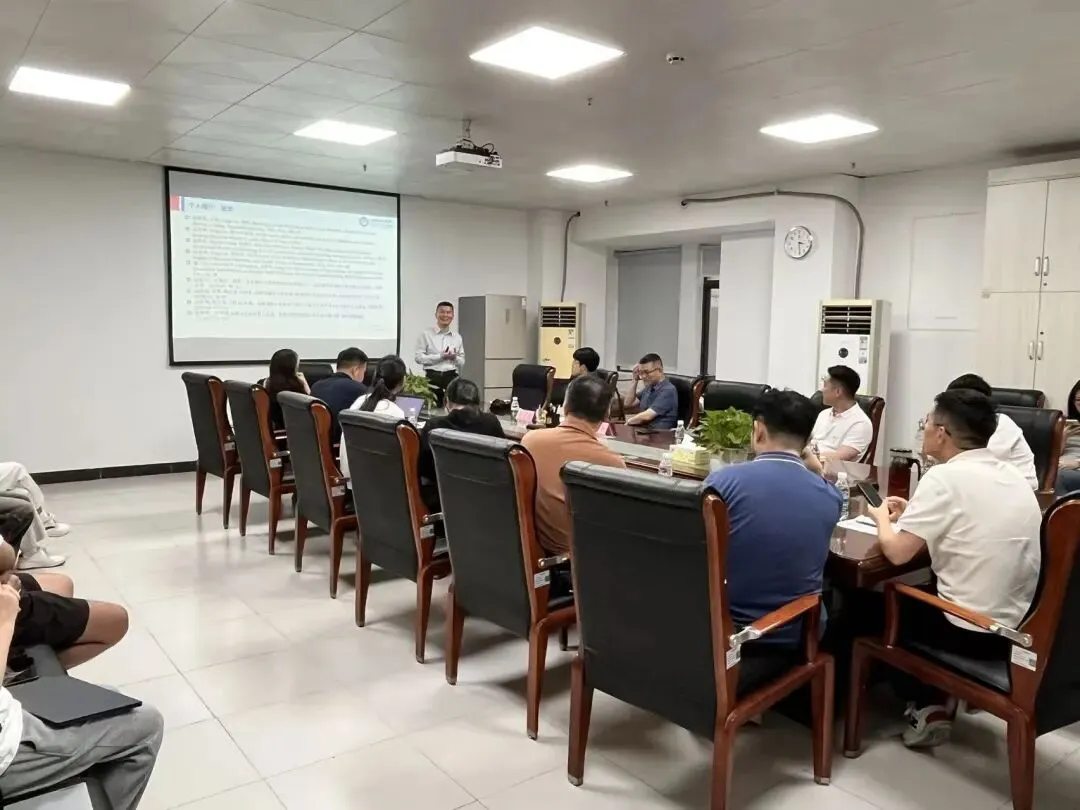 聚焦AI营销变革与国家社科申报——上财高维和教授应邀来我院作专题学术讲座