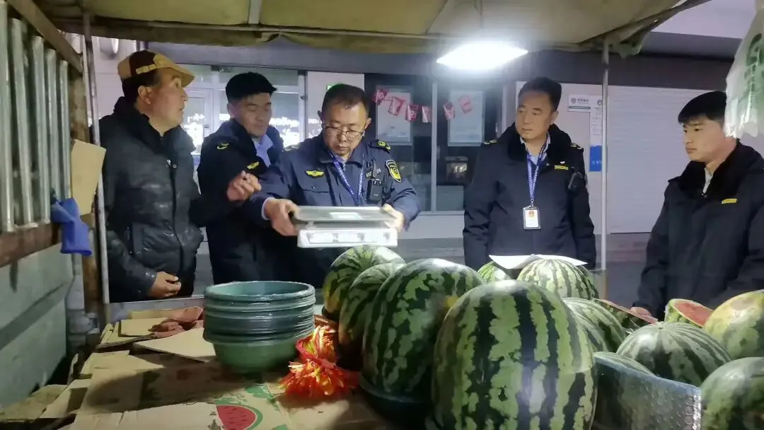 同德县市场监督管理局开展小摊贩食品安全专项检查