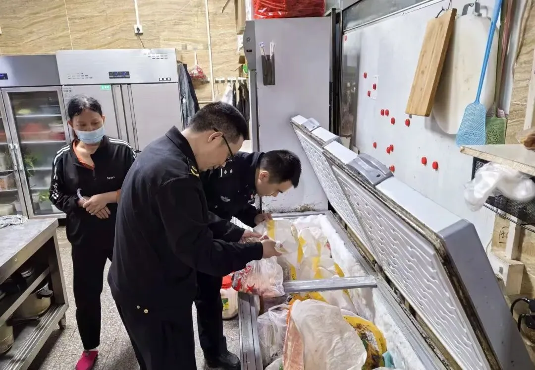 藕池市场监管所:扎实开展肉制品联合检查 筑牢食品安全防线