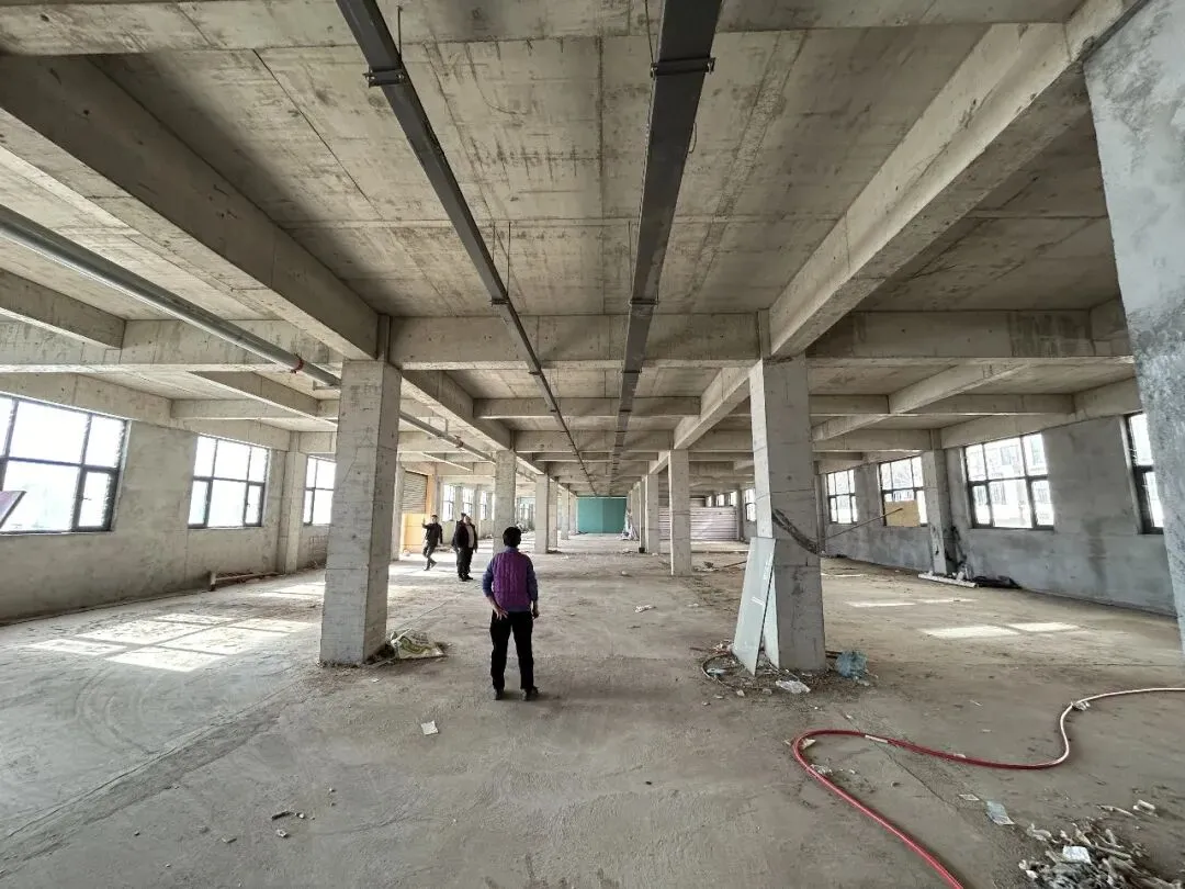 农贸市场 / 超市 / 温泉洗浴首选! | 215郑州社区稀缺底商火爆招租,3 万常驻人口 + 3亩开阔广场!