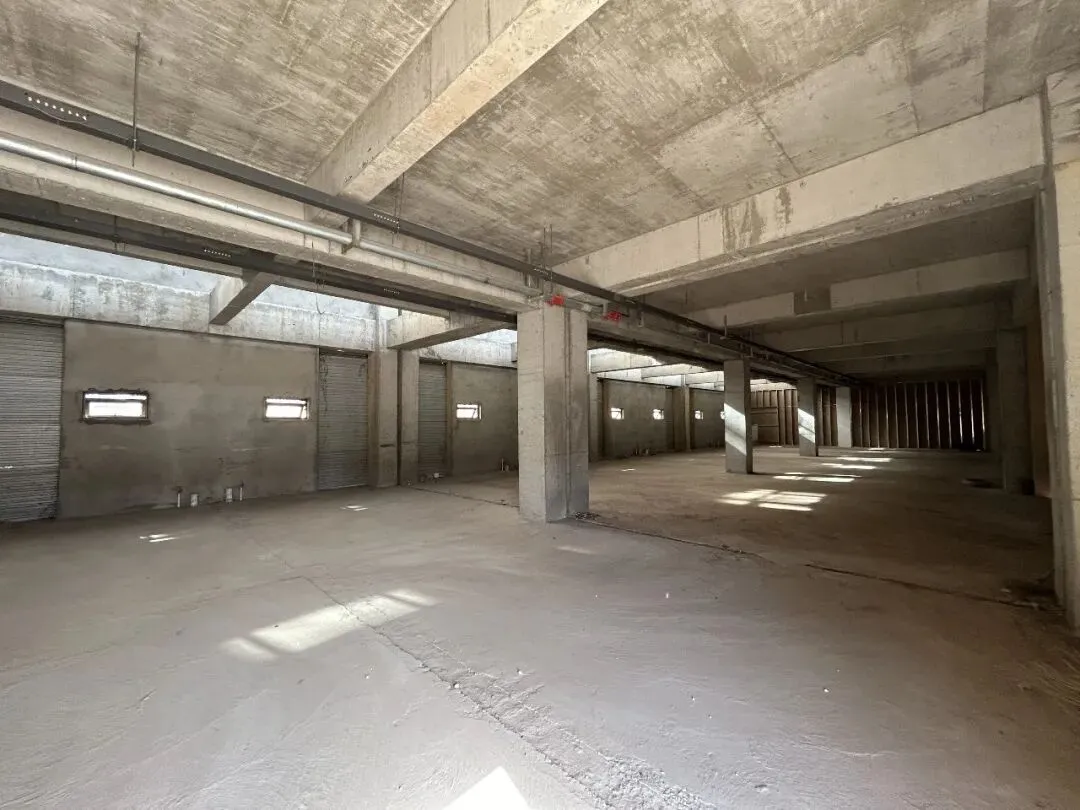 农贸市场 / 超市 / 温泉洗浴首选! | 215郑州社区稀缺底商火爆招租,3 万常驻人口 + 3亩开阔广场!